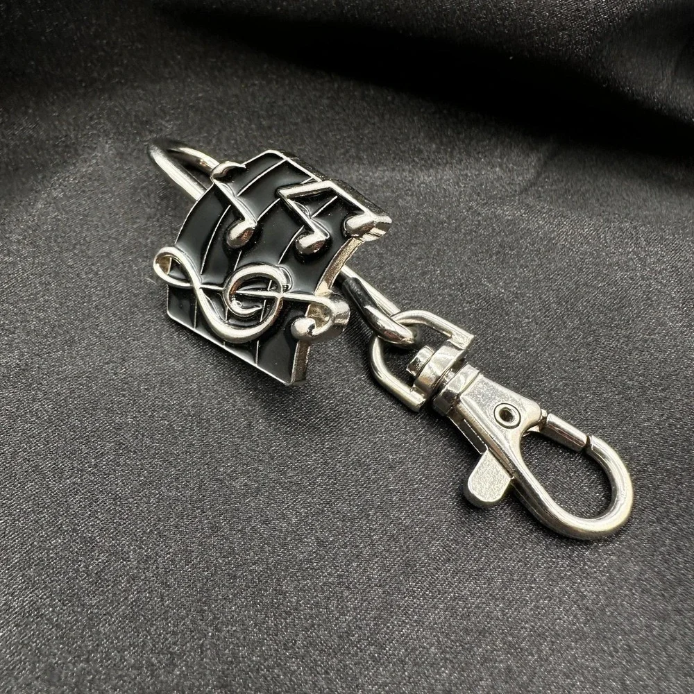 Vintage 80s Musical Note Treble Clef Black Enamel Silver Tone Key Finder Jewelry